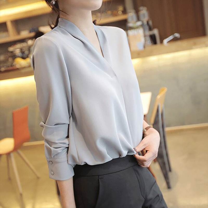 乐天商城 - シフォンシャツ トップス ブラウス Vネック 襟なし シフォン 大人可愛い 無地 春 秋 冬 20代 30代 OL お出かけ 着回し S M L XL 2XL ホワイト 4842