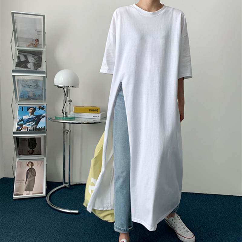 乐天商城 - ロング丈 Tシャツ レディース 白 黒 半袖 トップス ワンピース シンプル 無地 スリット ラウンドネック 綿 薄手 ゆったり リラックス ルーズ 大きめ 体型カバー ママ 公園デビュー お洒落 個性的 着回し こなれ感 カジュアル 通勤 通学 学生 お出かけ デート 旅行 普段着