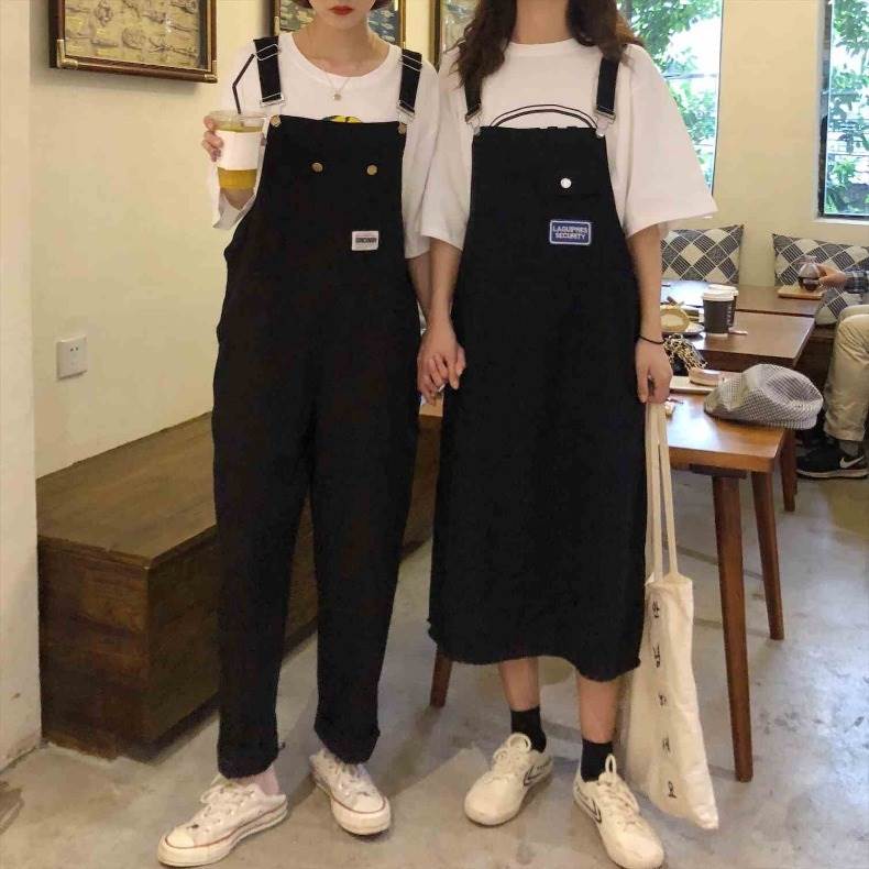 サロペット ジャンパースカート オールインワン スカート ボトムス ワンピース ボタン ワッペン 体型カバー ラフ カジュアル シンプル おしゃれ こなれ感 かわいい ボーイッシュ 無地 ブラック ベーシック お出かけ デート 女子会 旅行 着回し 普段使い オールシーズン