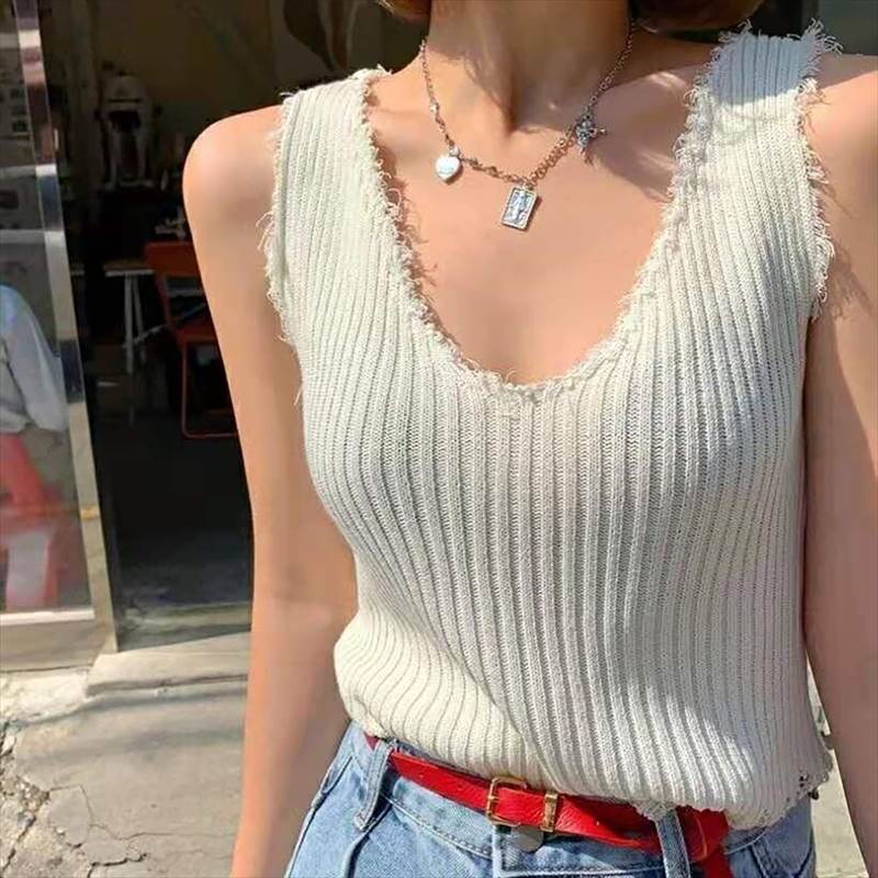 リブタンクトップ トップス Tシャツ 袖なし ノースリーブ Uネック リブ かわいい 大人可愛い シンプル カジュアル 大人 おしゃれ お洒落 大人可愛い 大人女子 ラブリー キュート ガーリー 主役級 無地 春 夏 秋 10代 20代 30代 レディース 学生 通学 デート お出かけ