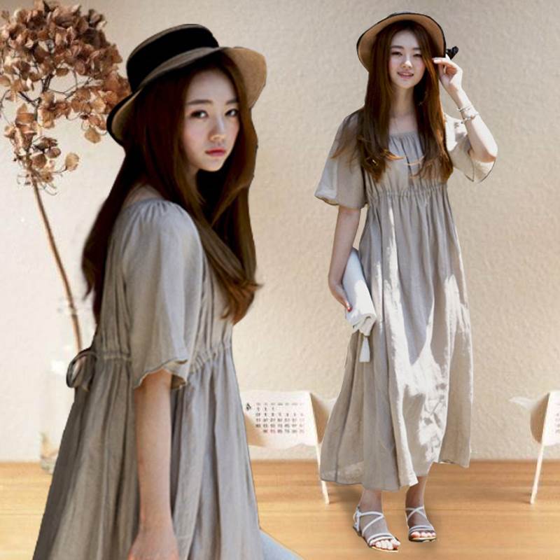 list72681枚でさっとキマる半袖ワンピースハイウエスト切り替えのゆったりシルエットが、ボディラインを拾わず楽ちん色展開 カーキサイズ M L XLサイズ(cm)M /着丈 115 /肩幅 38 /バスト 96 /袖丈 25L /着丈 117 /肩幅 40 /バスト 104 /袖丈 26.5XL /着丈 119 /肩幅 42 /バスト 112 /袖丈 28 《商品について》 ※当ショップは海外からのノーブランド商品になります。 海外製品のため日本商品に比べ品質が劣る場合がございます。 糸のほつれ、多少の汚れやシミ、ファスナーが固い、デザインの若干の違いなどは不良品には該当しませんのでご了承ください。 お手持ちの携帯やPCの画面設定の影響により、実物と色味が異なって見える場合がございます。 ※当ショップはお客様より注文を確認した上でメーカーに発注しておりますので返品、交換は出来かねます。ご了承下さいませ。 《発送について》 お取り寄せ商品のため、ご入金確認後、お届けまでに「10-24日程度」のお時間がかかります。 通常よりもお時間がかかってしまう場合もございます。 欠品や商品の不具合などにより、商品をお届けすることができず、ご注文をキャンセルさせていただく場合もございますのでご了承ください。 ※当ショップの商品はお取り寄せ商品につき、入金確認後メーカーへ発注させて頂きます。 ※メーカーにて在庫切れの場合は、速やかに返金させて頂きます。 《返品についての特約に関する事項》 ご注文確定後、発注後のキャンセルやサイズなどの内容変更は承っておりません。 注文時によくご確認ください 商品に欠陥がある場合を除き、基本的には返品や交換には応じません。 最後までご覧くださり、ありがとうございました。 半袖 ロング ワンピース ロング丈 マキシ マキシ丈 袖あり 半袖 ラウンドネック 襟なし 切り替えデザイン バックリボン ハイウエスト 伸縮性 かわいい 大人可愛い シンプル カジュアル 大人 おしゃれ 大人女子 ラフ ルーズ 無地 夏 10代 20代 30代 レディース ママ マタニティ 通勤 学生 通学 デート お出かけ 公園デビュー 女子会 休日 旅行 着回し 普段使い 重ね着 韓国 韓国系 オルチャン 楽ちん 体系カバー ゆったり サイズ M L 7268