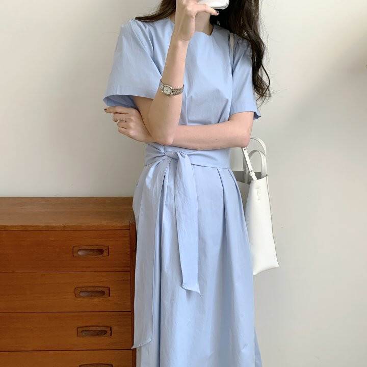 乐天商城 - ウエストリボン半袖ワンピース ワンピース ワンピドレス ミモレ ミモレ丈 ロング ロング丈 袖あり 半袖 ラウンドネック フレア プリーツ ウエストマーク ウエストリボン かわいい 大人可愛い きれいめ シンプル カジュアル 大人 おしゃれ お洒落 大人可愛い 大人女子