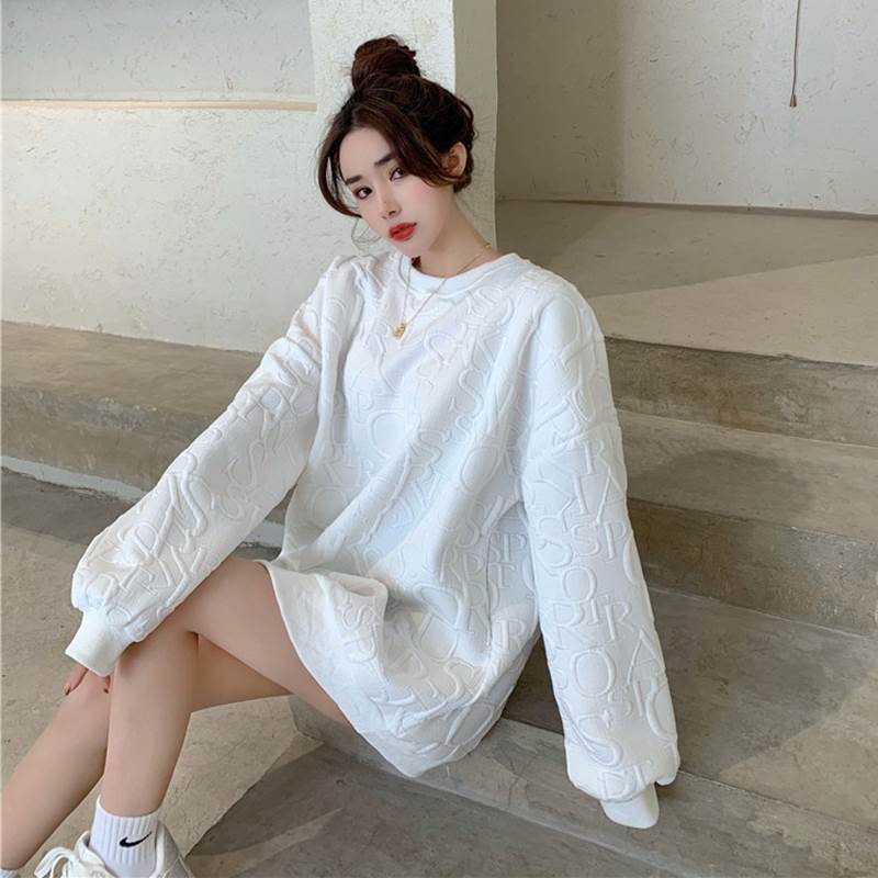 レディース オーバーサイズ アルファベット柄 トレーナートップス プルオーバー ミディアム丈 袖あり 長袖 ドロップショルダー ラウンドネック 襟なし かわいい シンプル カジュアル 大人女子 大人可愛い 韓国 オルチャン 個性的 デザイン おしゃれ