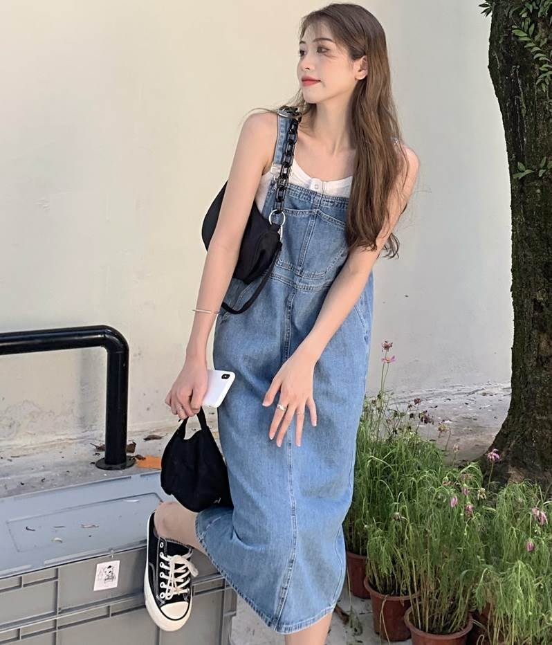 ミモレ丈 デニム サロペット スカート ボトムス デニムスカート 膝下 ミモレ 袖なし ノースリーブ スリット バックスリット ポケット ハイウエスト ブルーデニム かわいい 大人可愛い シンプル カジュアル 大人 おしゃれ お洒落 大人女子 ルーズ 無地 春 夏 秋 冬 10代