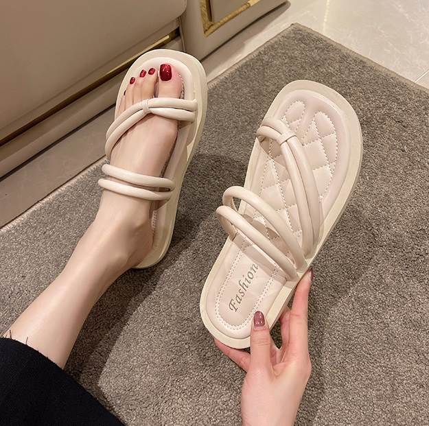 樂天商城 - ラウンドトゥ ローヒール フラットサンダル シューズ 靴 くつ クツ サンダル 2cmヒール ローヒール フラット 歩きやすい 履きやすい 疲れにくい 柔らかい PU かわいい 大人可愛い シンプル カジュアル 大人 おしゃれ お洒落 無地 春 夏 10代 20代 レディース 通勤 学生