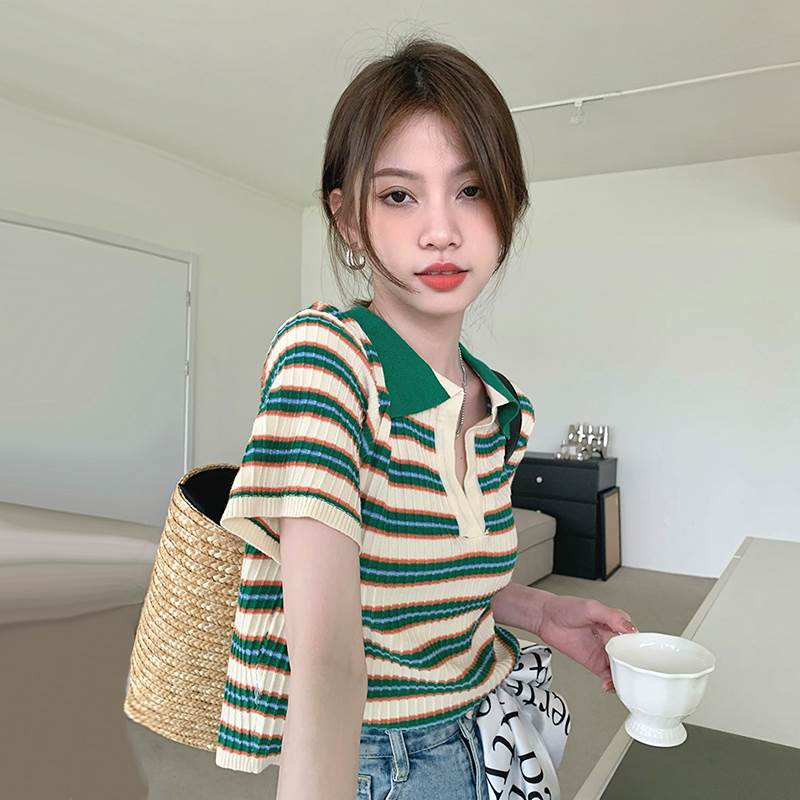 樂天商城 - ストライプ柄 レディース ショート丈 ポロ襟 サマーニット トップス ニットソー セーター 袖あり 半袖 Vネック 襟付き リブ ニット かわいい 大人可愛い カジュアル 大人 おしゃれ 大人女子 こなれ感 ルーズ 個性的 存在感 柄 ボーダー シマ 春 夏 1代 2代 清潔感 お食事会