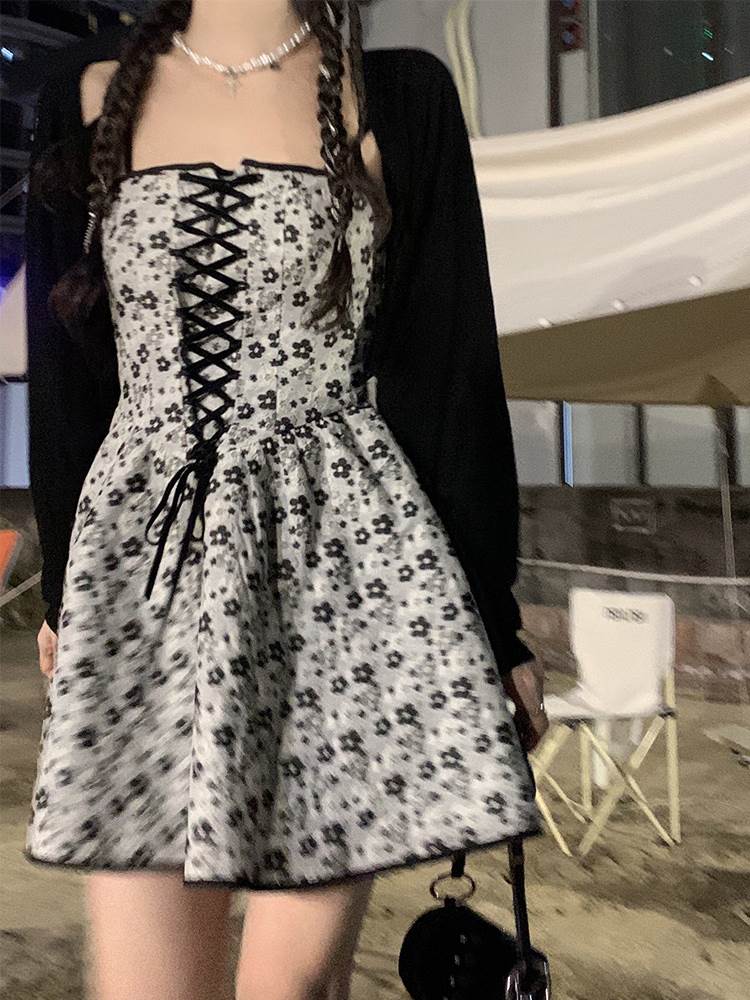 セットアップ カーディガン 小花柄 キャミソール ワンピース 2点セット トップス フレアワンピース ミニ丈 ショート丈 ノースリーブ 長袖 フレア スリム Aライン ハイウエスト 前開き ツーピース かわいい 大人可愛い カジュアル 大人 おしゃれ お洒落 大人女子