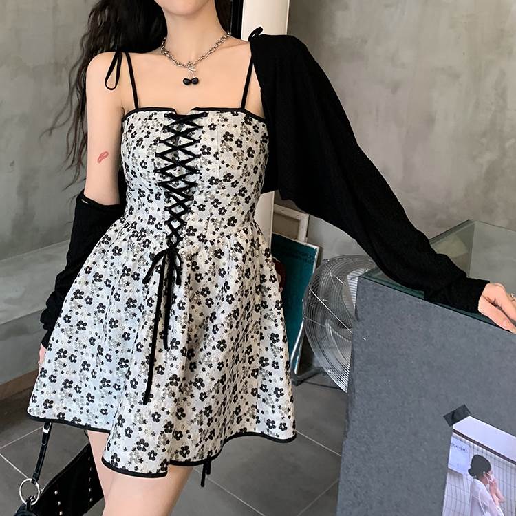 セットアップ カーディガン 小花柄 キャミソール ワンピース 2点セット トップス フレアワンピース ミニ丈 ショート丈 ノースリーブ 長袖 フレア スリム Aライン ハイウエスト 前開き ツーピース かわいい 大人可愛い カジュアル 大人 おしゃれ お洒落 大人女子