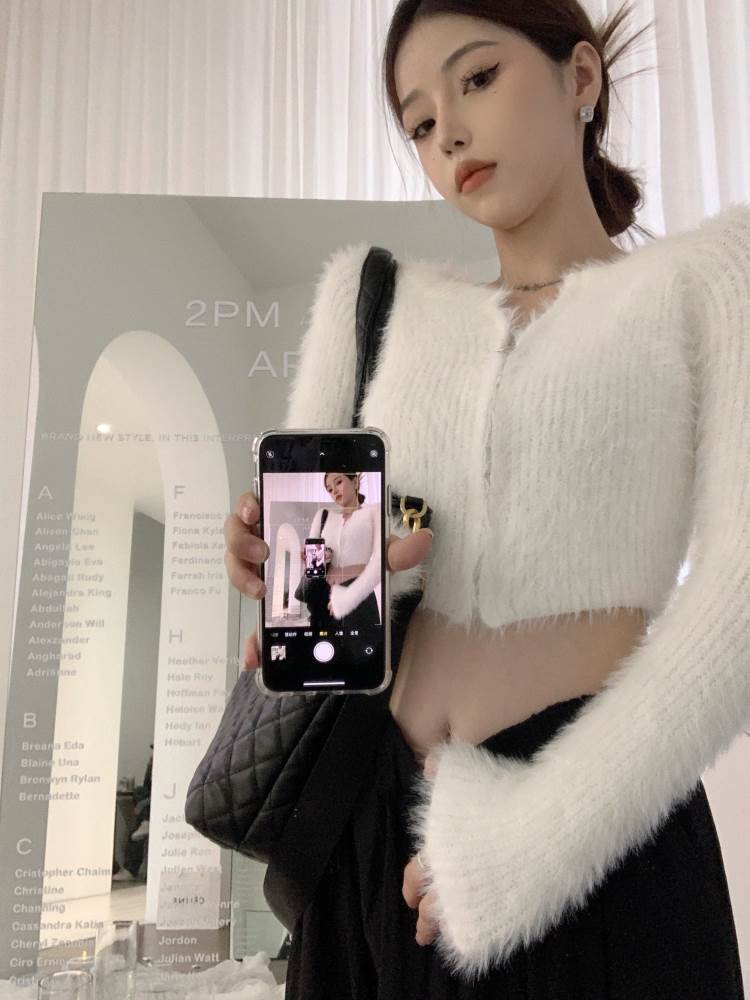 ショート丈 モヘアニット ジップアップ カーディガン トップス セーター ショート 袖あり 長袖 萌袖 ラウンドネック スリム もこもこ ふわふわ ファスナー 前開き リブニット ニット かわいい 大人可愛い きれいめ シンプル カジュアル 大人 おしゃれ お洒落 大人女子