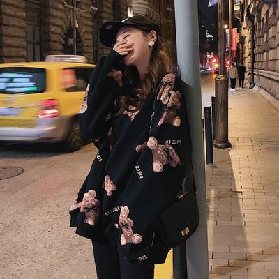 樂天商城 - スウェット トップス プルオーバー トレーナー 袖あり 長袖 ラウンドネック かわいい 大人可愛い きれいめ シンプル カジュアル 大人 上品 おしゃれ お洒落 大人可愛い 大人女子 こなれ感 キュート ガーリー 個性的 エレガント モダン 主役級 存在感 柄 秋 冬 10代 20代