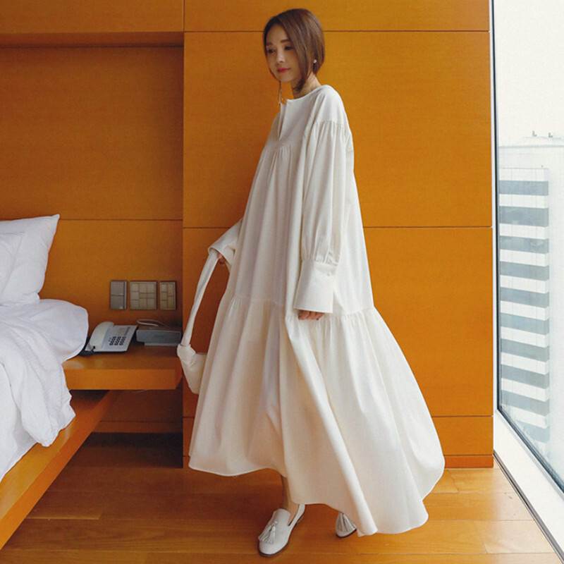 ワンピース ロングスカート ロング丈 長袖 Vネック Aライン ティアード かわいい 大人可愛い きれいめ シンプル カジュアル おしゃれ お洒落 ガーリー 無地 春 秋 10代 20代 レディース デート お出かけ ファッション サイズ S M L XL 色展開 ホワイト ブラック