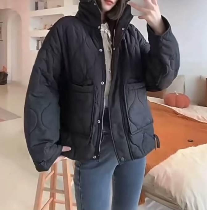 樂天商城 - スタンドカラー キルティング ショート ジャケット コート レディース トップス アウター 上着 羽織 ダウンジャケット 長袖 襟付き ファスナー ポケット 前開き ボタン かわいい 大人可愛い シンプル カジュアル おしゃれ かっこいい メンズライク ルーズ 無地 春 秋 冬