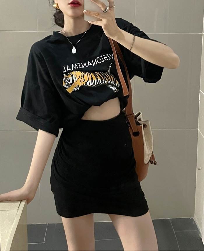 セットアップ レディース Tシャツ ミニスカート 2点セット ツーピース トップス スカート ボトムス ミニ丈 ショート丈 膝上 袖あり 半袖 ラウンドネック 襟なし タイト ハイウエスト 大人可愛い 韓国 オルチャン 個性的 デザイン おしゃれ