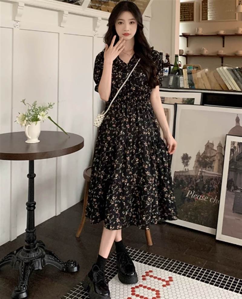 レディース ワンピース ティアードワンピース パフスリーブ 透け感 カシュクール ウエストマーク ミモレ ロング Vネック フレア 大人可愛い きれいめ 上品 おしゃれ エレガント 主役級 存在感 花柄 小花 春 夏 10代 20代 30代