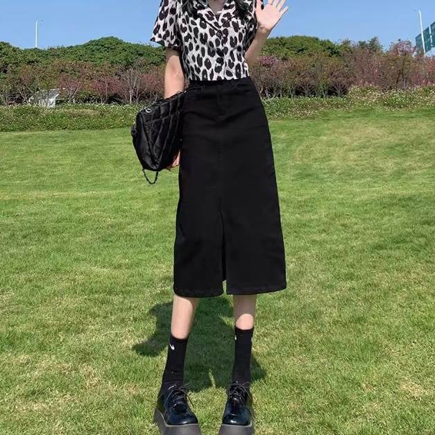 樂天商城 - 休日スタイル レディース スカート ボトムス フレア デニム デニムスカート ロングスカート ミモレ Aライン フェミニン ストリート スリット ハイウエスト 大人可愛い きれいめ シンプル カジュアル おしゃれ レトロ ガーリー