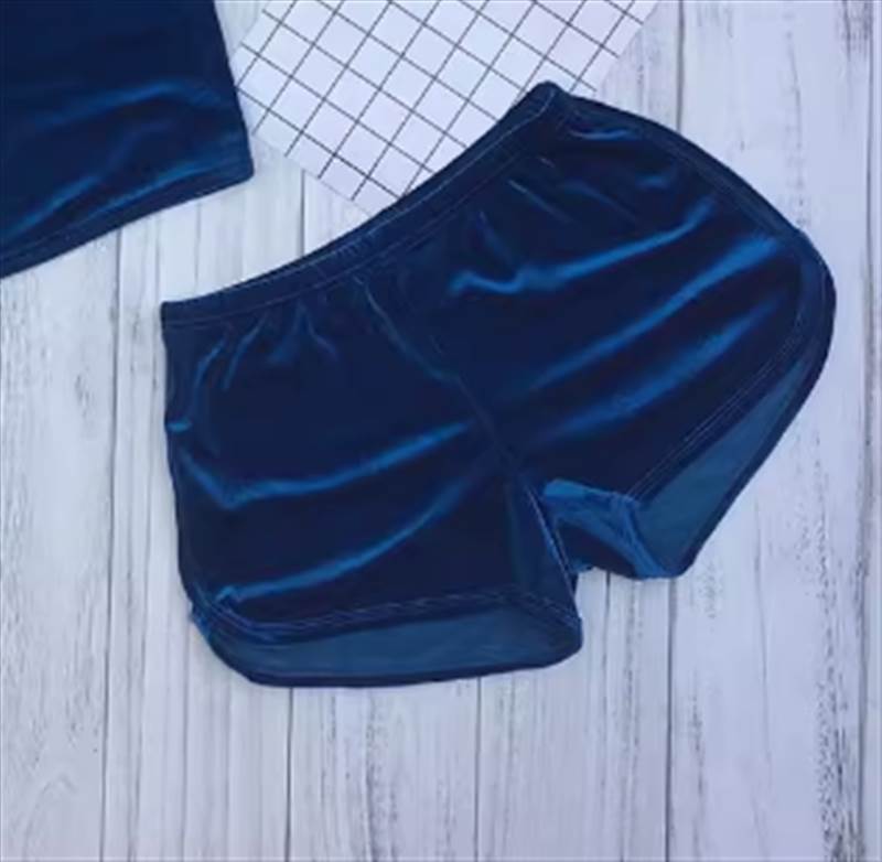 樂天商城 - レディース パンツ 光沢 ボトムス ミニ ショート タイト スリム 細身 大人可愛い きれいめ シンプル カジュアル おしゃれ かっこいい こなれ感 ラフ 存在感 無地 春 夏 10代 20代 30代 学生 学校 通学 デート お出かけ