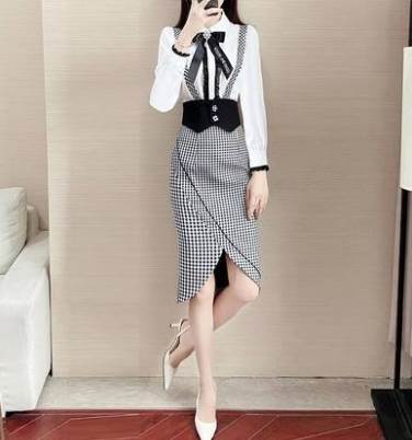 ブラウス＆チェックスカートセット 袖あり 長袖 スカート かわいい セットアップ 可愛い きれいめ シンプル 大人 上品 おしゃれ 大人可愛い こなれ感 キュート 存在感 爽やか ナチュラル 無地 春 夏 シーズンレス 誕生日 結婚式 10代 20代 30代 40代 50代 レディース