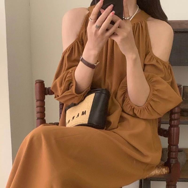 Rakuten - オフショルワンピース ワンピース フレアワンピース ロング ロング丈 袖あり 長袖 ラウンドネック オフショルダー オフショル スリム タイト 細身 ポリエステル かわいい 大人可愛い きれいめ シンプル カジュアル 大人 上品 おしゃれ お洒落 大人可愛い 大人女子