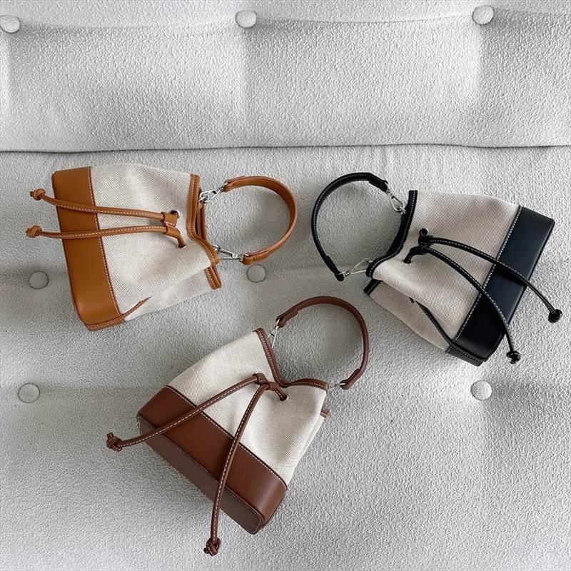 バッグ バック カバン かばん 鞄 レディースバッグ レディースバック ショルダーバッグ ショルダーバック ハンドバッグ ハンドバック 肩がけバック 肩掛けバック ミニバッグ 2way 斜めがけ 斜め掛け 肩がけ 肩掛け 手持ち マチ広 仕切り スクエア型 四角 かわいい