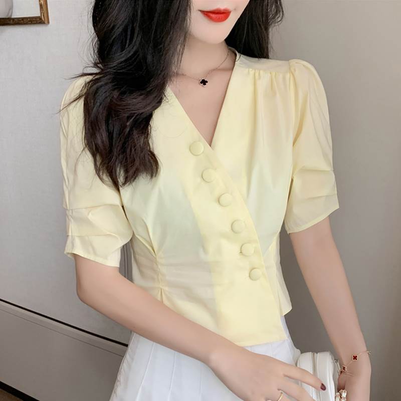 トップス デート シャツ ブラウス カットソー かわいい 大人可愛い きれいめ シンプル カジュアル 大人 上品 おしゃれ お洒落 大人女子 主役級 存在感 お出かけ 女子会 休日 旅行 着回し ファッション コーデ スタイル モテ トレンド 流行 インスタ映え