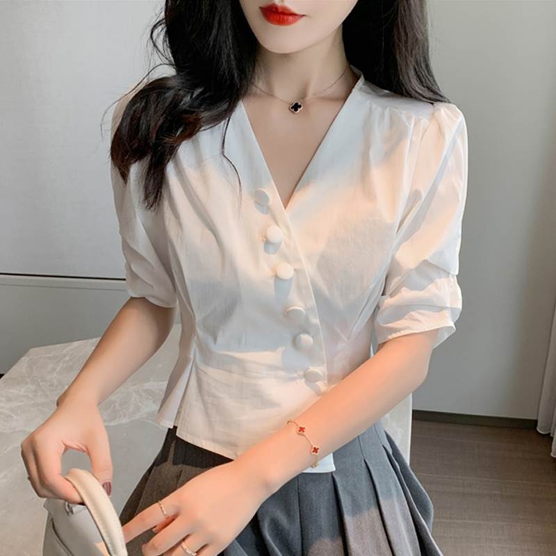 トップス デート シャツ ブラウス カットソー かわいい 大人可愛い きれいめ シンプル カジュアル 大人 上品 おしゃれ お洒落 大人女子 主役級 存在感 お出かけ 女子会 休日 旅行 着回し ファッション コーデ スタイル モテ トレンド 流行 インスタ映え