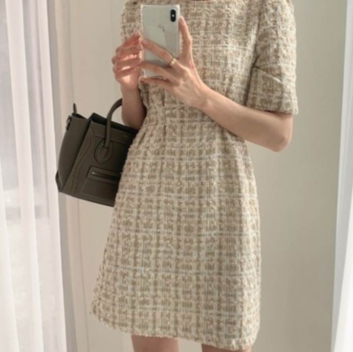 パフスリーブが可愛いワンピース。Aラインスカート。色展開 アプリコット ブラックサイズ S Mサイズ(cm)S /着丈 87 /バスト 92 /肩幅 34M /着丈 88 /バスト 96 /肩幅 35《商品について》※当ショップは海外からの...