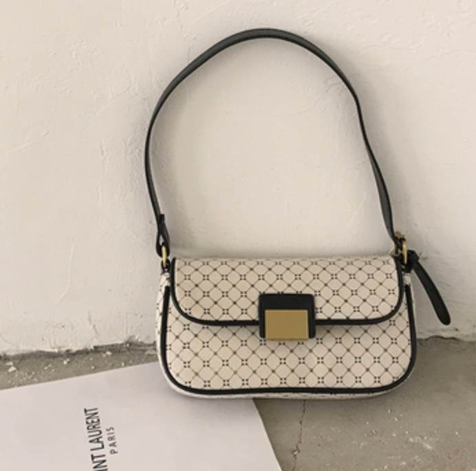 バッグ バック カバン かばん 鞄 bag レディースバッグ レディースバック かわいい 大人可愛い きれいめ シンプル カジュアル 大人 上品 おしゃれ お洒落 大人女子 個性的 主役級 存在感 OL 通勤 学生 通学 デート お出かけ 女子会 休日 旅行 トレンド 流行(4.0)