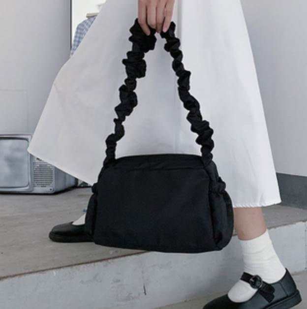 バッグ バック カバン かばん 鞄 bag レディースバッグ レディースバック かわいい 大人可愛い きれいめ シンプル カジュアル 大人 上品 おしゃれ お洒落 大人女子 個性的 主役級 存在感 OL 通勤 学生 通学 デート お出かけ 女子会 休日 旅行 トレンド 流行