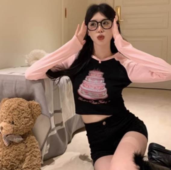 送料無料 トップス Tシャツ カットソー 袖あり 長袖 スリム タイト 細身 かわいい 大人可愛い きれいめ シンプル カジュアル 上品 おしゃれ お洒落 かっこいい レトロ 大人女子 こなれ感 ラフ メンズライク ルーズ 個性的 クール モード系 主役級 春 秋 10代 20代 30代