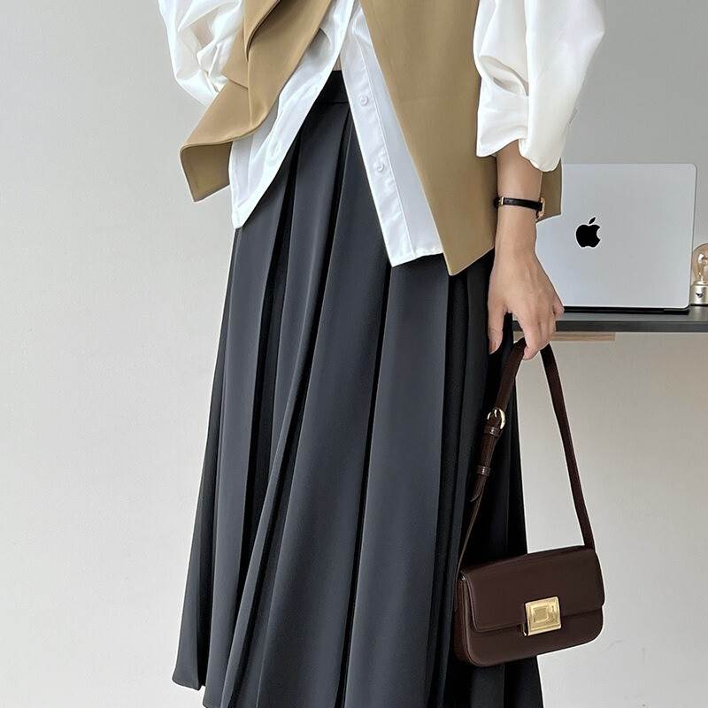 スカート プリーツスカート ミモレ セミフレア Aライン フェミニン プリーツ ハイウエスト かわいい 大人可愛い きれいめ シンプル カジュアル 上品 おしゃれ かっこいい レトロ こなれ感 マニッシュ ガーリー モード系 エレガント モダン 存在感 フォーマル かっちり