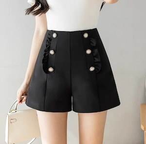 ダブルボタンフリルショートパンツ 2色 ホワイト ブラック ダブル フリル ボタン ショートパンツ レディース ファッション