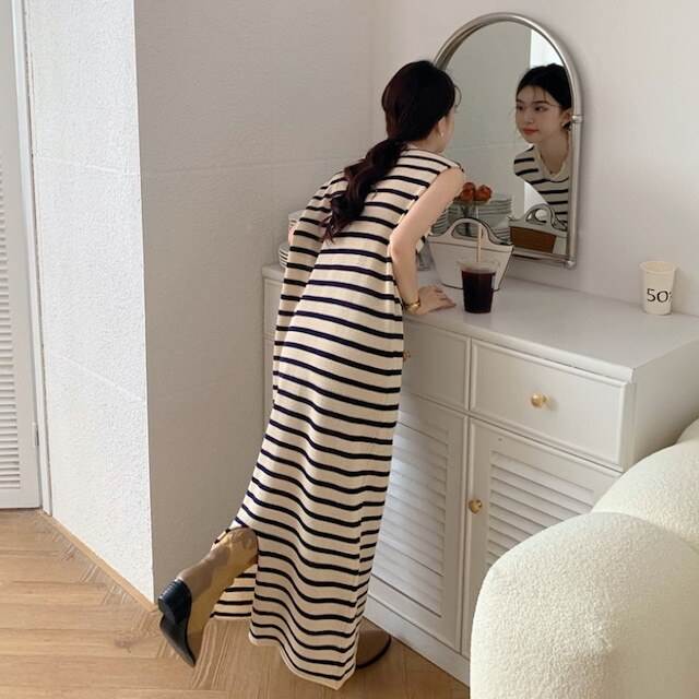 乐天商城 - ボーダーサマーワンピース マキシ丈 ロングワンピース バックスリット カジュアル マリン クルーネック ノースリーブ 大人可愛い 大人 韓国 韓国ファッション オルチャン 可愛い おしゃれ レディース