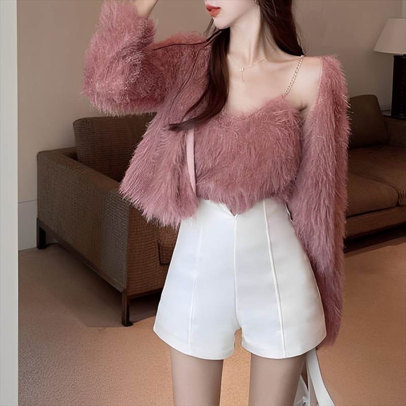ストラップチェーンファーセットトップス カーディガン セットアップ インナー ファー 長袖 ノーカラー ふわふわ フェイクファー エレガント モダン ラブリー ラグジュアリー 無地 夏 秋 二次会 お出かけ パーティー レストラン 女子会 ホテル ショッピング 合コン