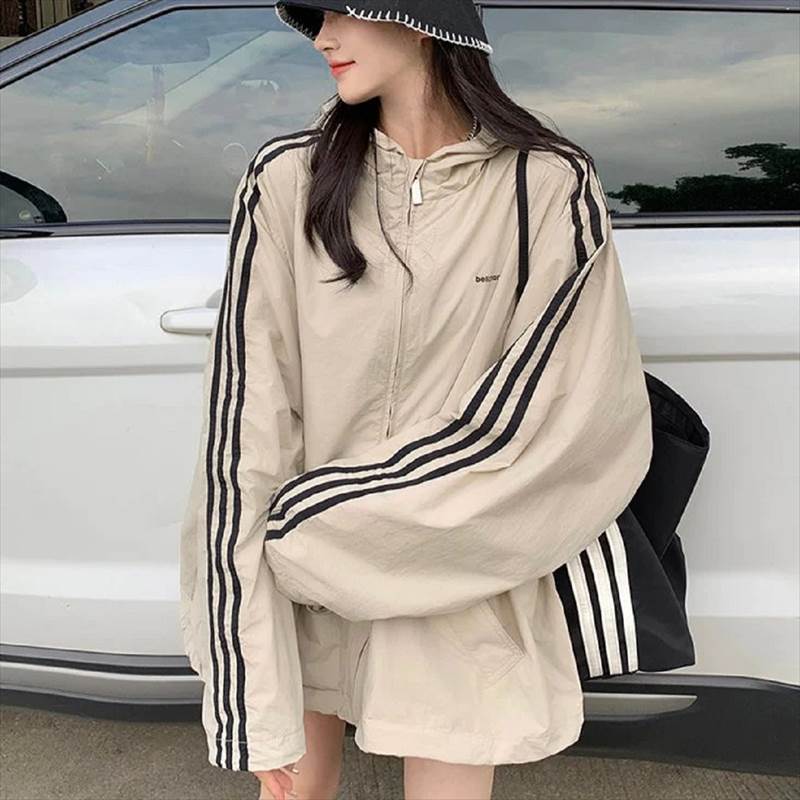 樂天商城 - ライン入りオーバーサイズパーカー 長袖 フーディ ラグラン ワイド ストリート ファスナー かわいい カジュアル ガーリー ストライプ オールシーズン OL 学生 アウトドア リゾート ショッピング カフェ 韓国 ゆったり
