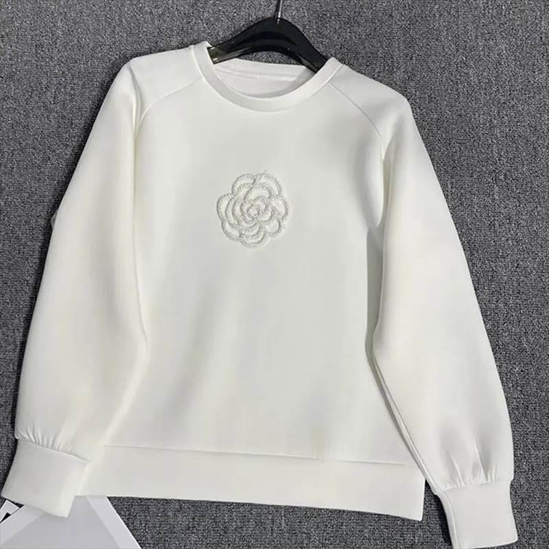 美國風休閑裝 - フラワービーズ スウェットトップス 2色展開 おしゃれ 冬 秋 お出かけ デート 旅行 かわいい レディース シンプル