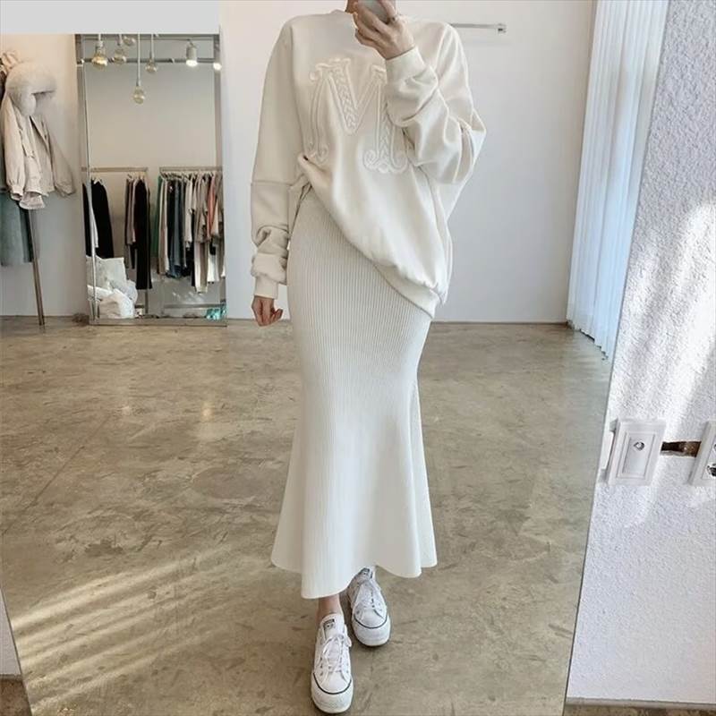 乐天商城 - ワンカラーステッチ スウェットトップス おしゃれ シンプル 大人っぽい お出かけ デート 旅行