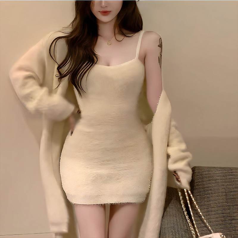 乐天商城 - ホワイト ファーアウター＆ファーキャミワンピ セットアップ レディース アウター ロング 長袖 キャミソール ワイド フェミニン ふわふわ フェイクファー 大人可愛い 上品 おしゃれ ガーリー エレガント ラブリー 無地 秋 冬 お出かけ パーティー イベント レストラン