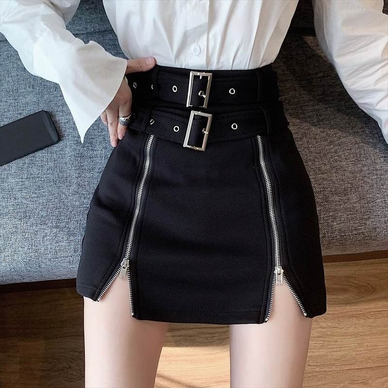 樂天商城 - ダブルベルトファスナースカート レディース 大人可愛い カジュアル エレガント 無地 オフィス イベント ショッピング カフェ ハイウエスト Aライン 台形 韓国 量産型 地雷 大人 細見え 美シルエット ミニ ミニ丈 スカート タイト ベルト スリット セクシー チャック
