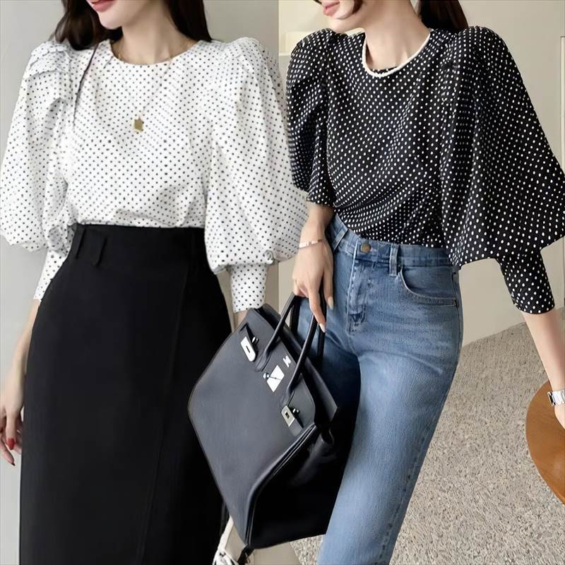 乐天商城 - ドットボリュームスリーブブラウス 2カラー レディース ブラウス ボリューム袖 ラウンドネック ワイド ふっくら シンプル カジュアル 上品 おしゃれ エレガント フォーマル ラグジュアリー ナチュラル ドット柄 オールシーズン プレゼン オフィス パーティー イベント
