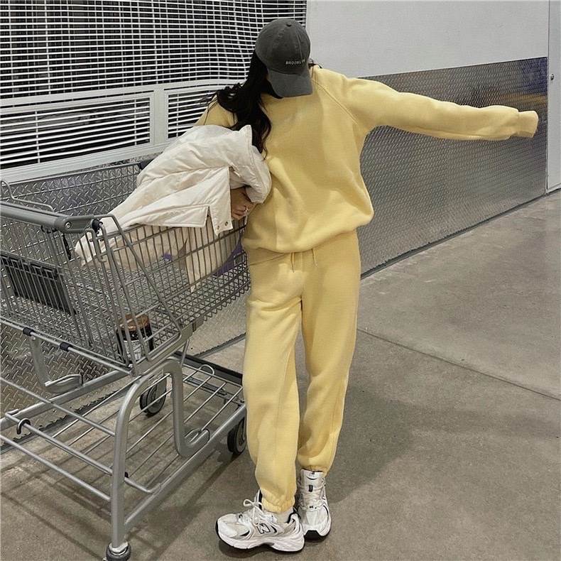 セットアイテム 2点セットトップス プルオーバー トレーナー スウェット 長袖 ボリューム袖 萌袖 ラウンドネック かわいい シンプル カジュアル おしゃれ かっこいい ラフ メンズライク スポーティー ルーズ 無地 秋 冬 10代 20代 30代 学生 通学 お泊まり 休日 運動