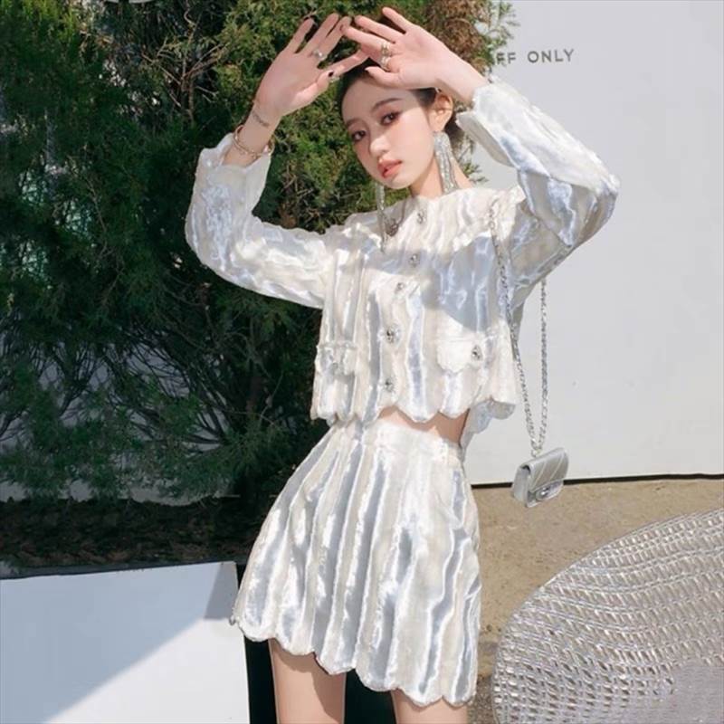 乐天商城 - 2点セット セットアップ ジャケット ミニスカート 長袖 袖あり ベルベット ハイウエスト かわいい 大人可愛い きれいめ シンプル 上品 おしゃれ ラフ キュート 光沢感 春 夏 秋 レディース 女性用 10代 20代 通勤 デート お出かけ イベント 旅行 海 レストラン 公園