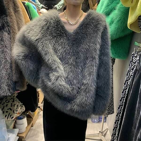 Vネック シャギーニット プルオーバー レディース トップス ニット 長袖 ボリューム袖 Vネック ワイド オーバーサイズ もこもこ ふわふわ 厚手 ニット かわいい 大人可愛い カジュアル おしゃれ 無地 セブラ柄 冬 お出かけ 楽ちん 暖かい 防寒 体型カバー トレンド