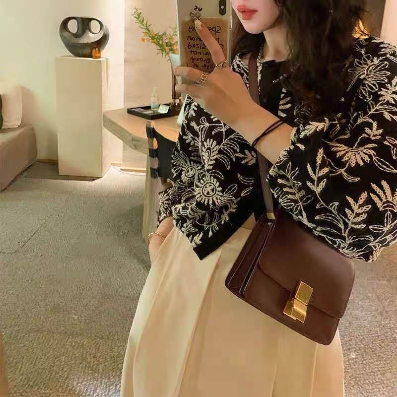 乐天商城 - レディース ジャケット アウター 上着 ショート クロップド丈 長袖 ラウンドネック 襟なし ノーカラー 前開き 刺? かわいい 大人可愛い きれいめ シンプル 上品 おしゃれ こなれ感 エレガント きちんと感 秋 ママ 女の子 OL 通勤 学生 学校 通学 デート お出かけ 女子会