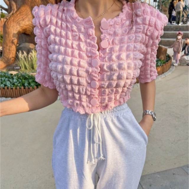 樂天商城 - カーディガン レディース 5分袖 もこもこ Uネック 前開き ボタン ゆったり 薄手 日差し除け 防寒 シンプル 普段使い きれいめ かわいい かっこいい 大人女子 大人可愛い キュート カジュアル 大人 おしゃれ こなれ感 ガーリー モード 個性的 主役級 存在感 抜け感