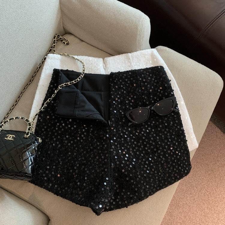 樂天商城 - レディース パンツ ボトムス ショートパンツ ミニ ショート スパンコール かわいい 大人可愛い きれいめ シンプル 上品 おしゃれ 主役級 存在感 デート お出かけ イベント コーデ 脚長 白 黒 ピンク