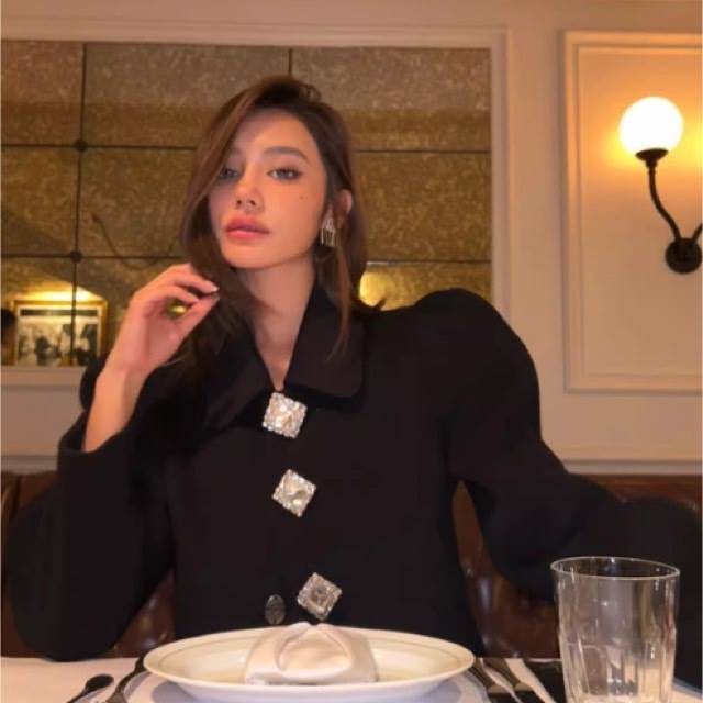 樂天商城 - レディース ジャケット アウター 上着 テーラードジャケット ミディアム丈 ショート 長袖 襟付き 前開き アウトポケット かわいい 大人可愛い きれいめ シンプル カジュアル 上品 おしゃれ こなれ感 フェミニン 無地 ママ 女の子 オフィス OL 通勤 学生 学校 通学