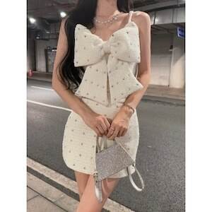 乐天商城 - ビジュー レディース キャミソール セットアップ タイトスカート ミニ タイト スリム 細身 フェミニン リボン ツイード かわいい 大人可愛い きれいめ おしゃれ こなれ感 モード系 エレガント モダン 存在感 とろみ感 抜け感 都会的 ラグジュアリー ドット柄