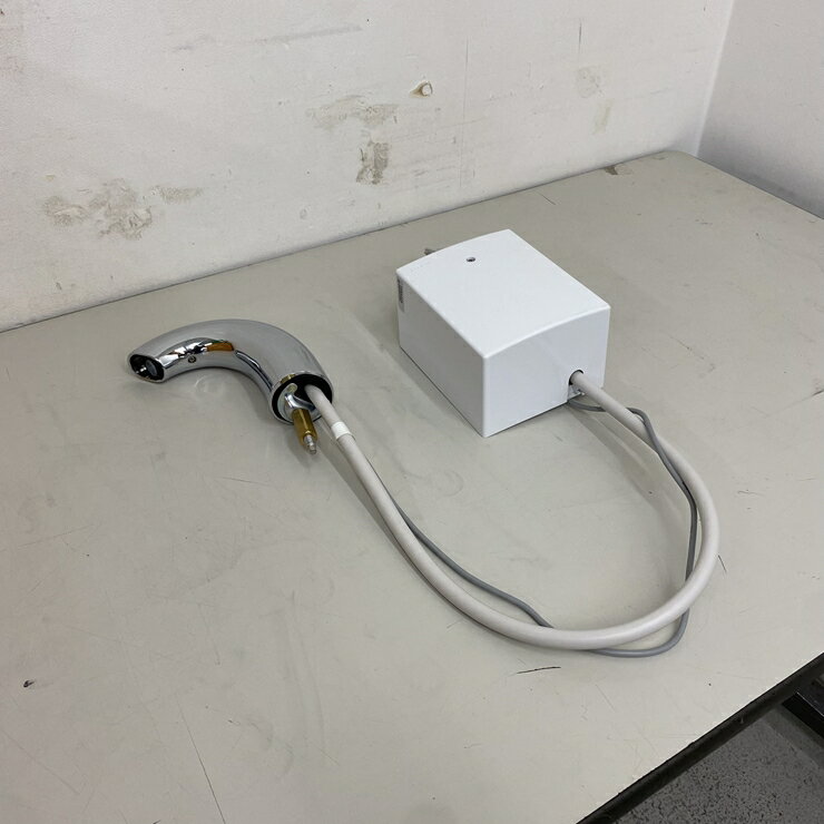 【中古】 A09116 台付自動水栓 TOTO TENA40A アクアオート 単水栓 100V　【店舗・住宅用】【洗面・手洗い用】【保証有】