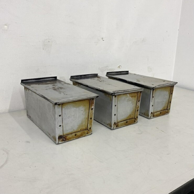 【中古】 A09417 食パン型 2斤型 フタ付 3個組 簡単清掃のみ 内寸：W120×D250×H120mm　【業務用】【厨房用】複数在庫有り