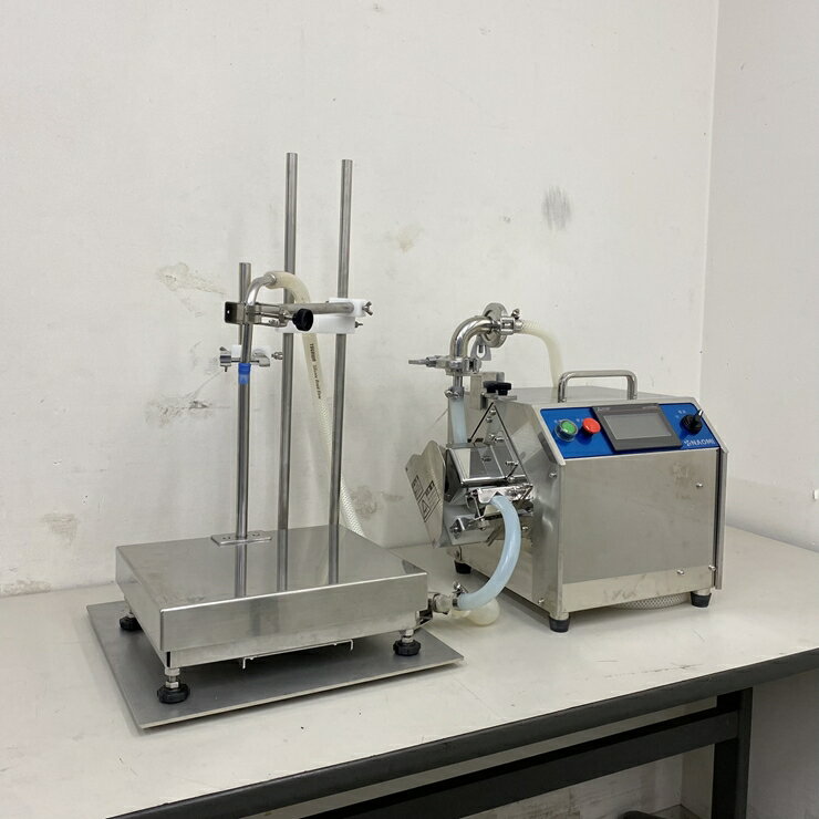 【中古】 A09151 チューブ充填機 吸込み仕様 計量ユニット付 ナオミ 4DTZK 100V 卓上型 液体充填 粘体充填 【業務用】【厨房用】【保証有】